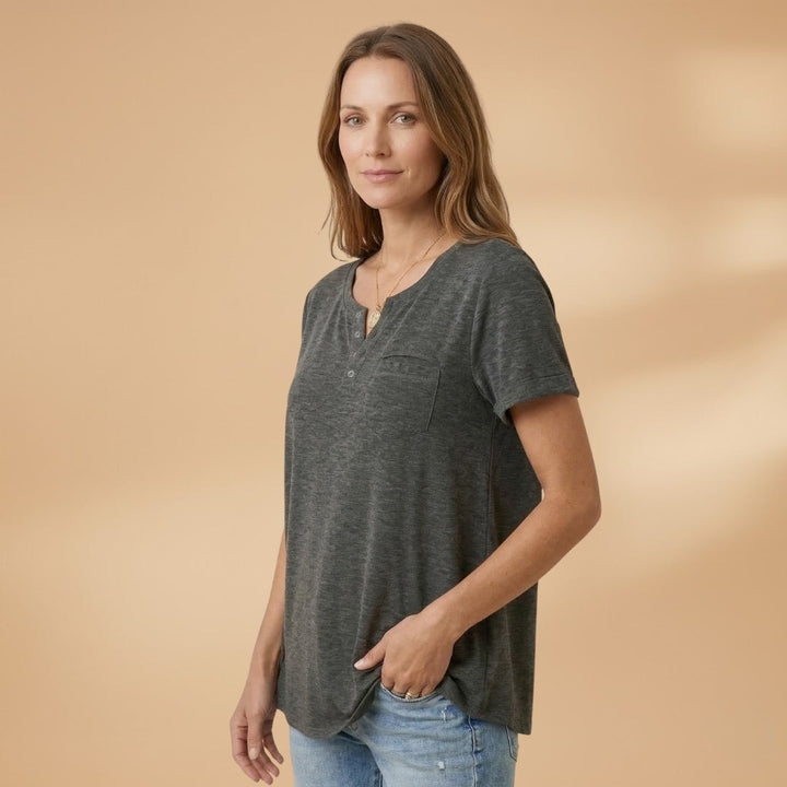 Elisabete | T-Shirt Henley Manga Curta Mulher Corte Relaxado