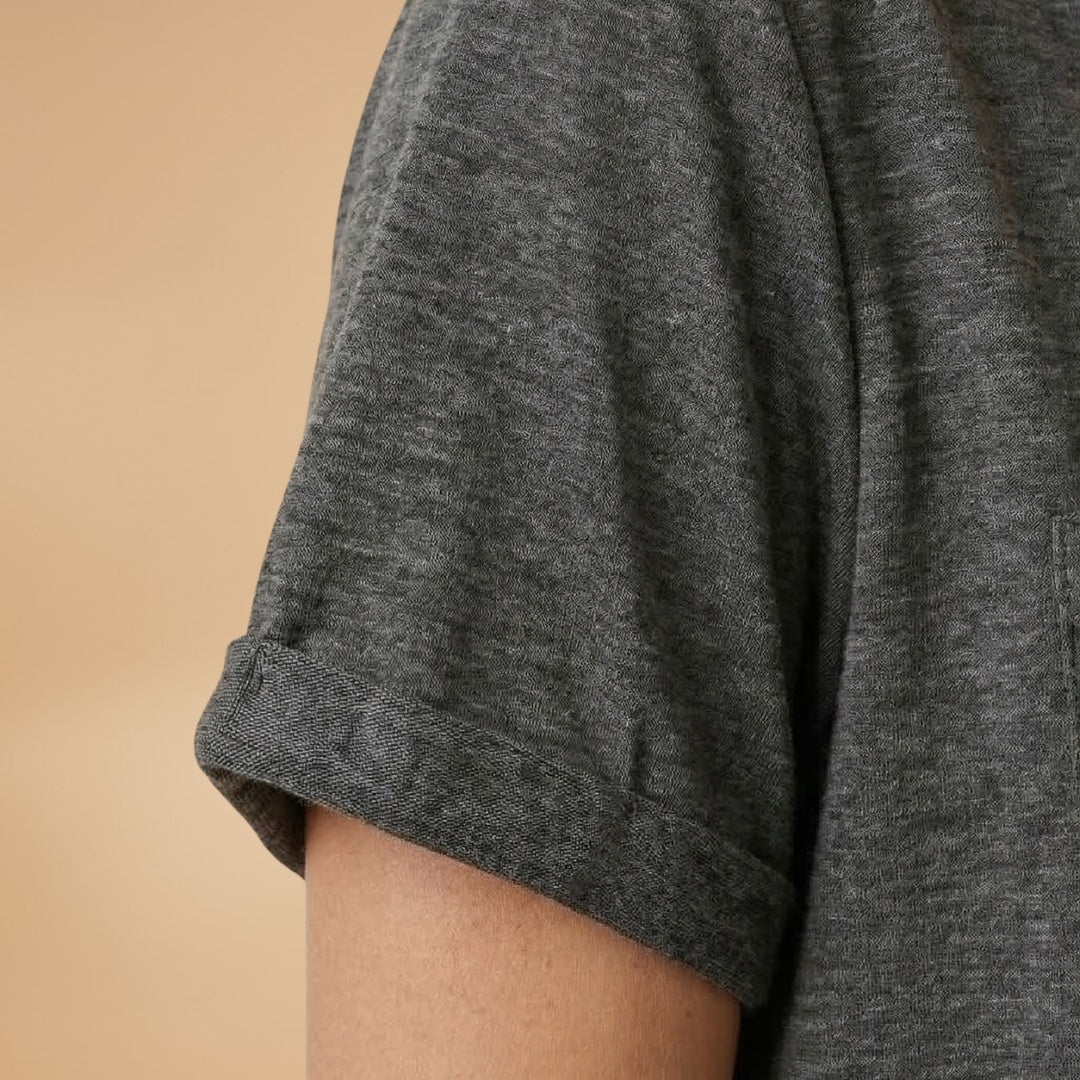 Elisabete | T-Shirt Henley Manga Curta Mulher Corte Relaxado