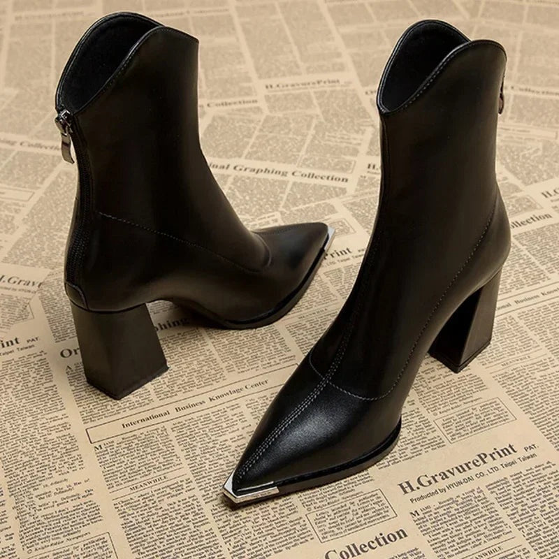 Vera | Chelsea Boots Mulher Salto Bloco Bico Metálico