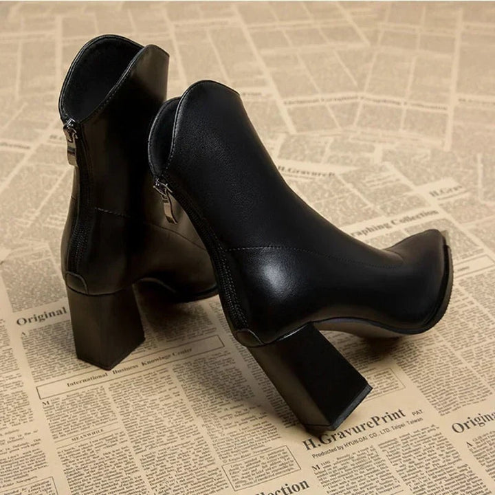 Vera | Chelsea Boots Mulher Salto Bloco Bico Metálico