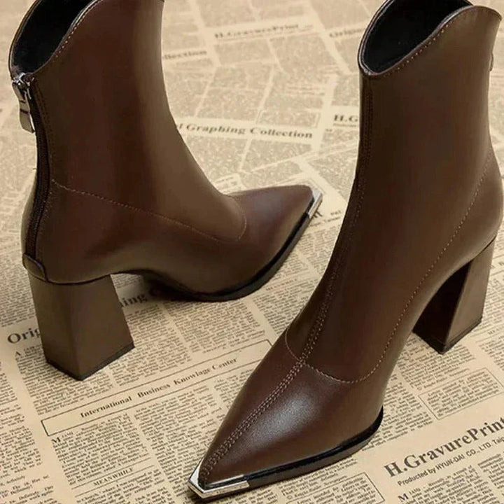 Vera | Chelsea Boots Mulher Salto Bloco Bico Metálico
