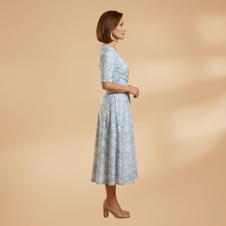 Lúcia | Vestido Midi Estampado Floral Mulher Decote V