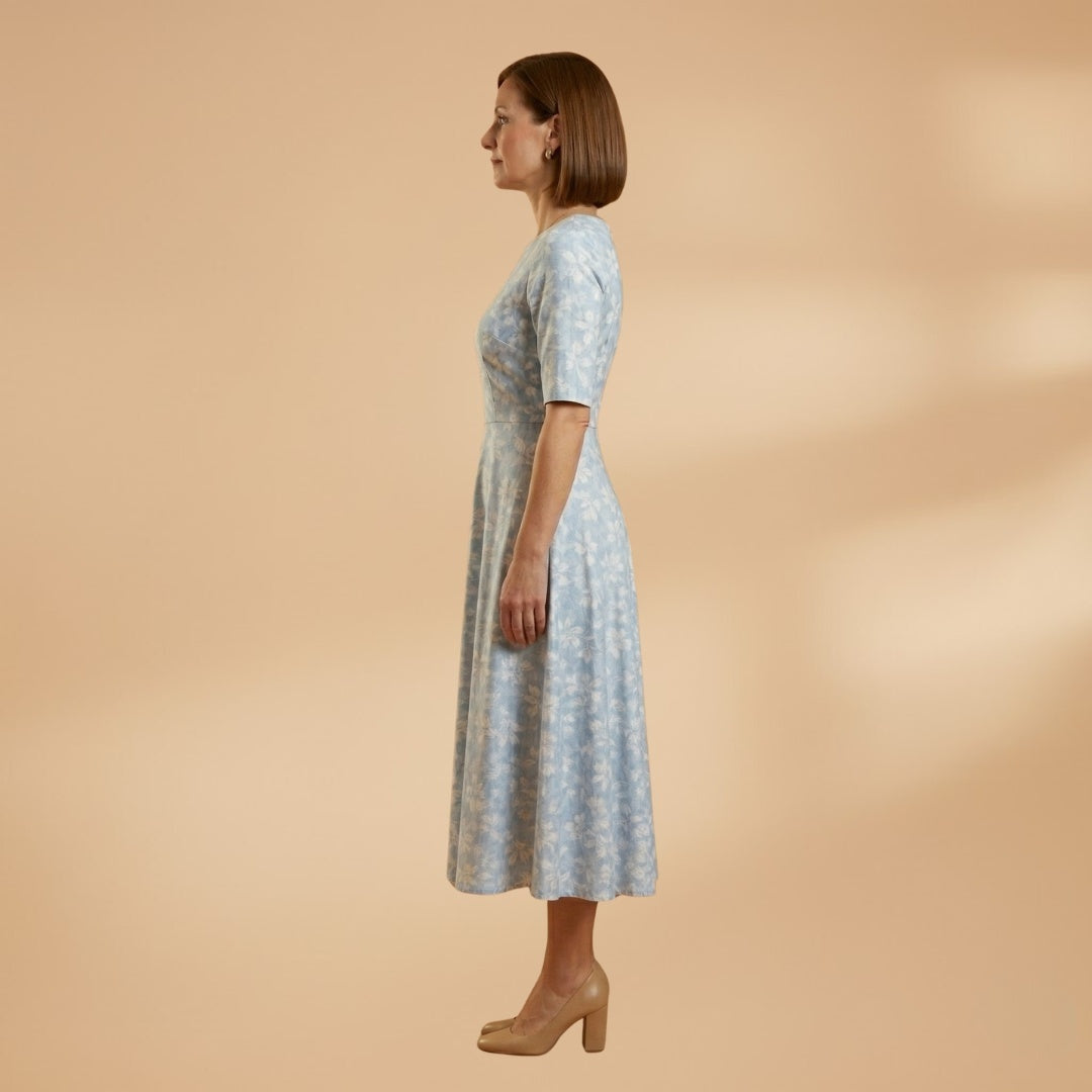 Lúcia | Vestido Midi Estampado Floral Mulher Decote V