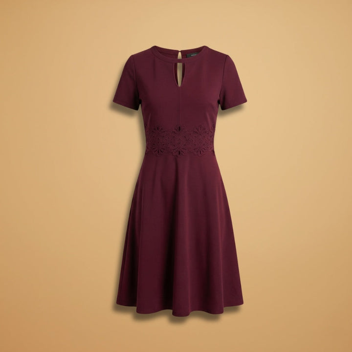 Dulce | Vestido Midi Renda Mulher Manga Curta