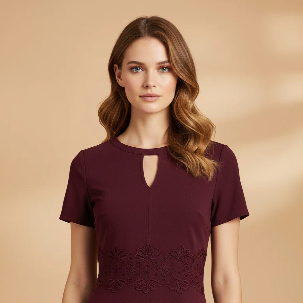 Dulce | Vestido Midi Renda Mulher Manga Curta