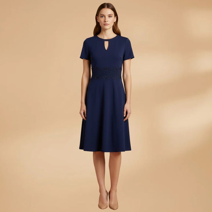 Dulce | Vestido Midi Renda Mulher Manga Curta